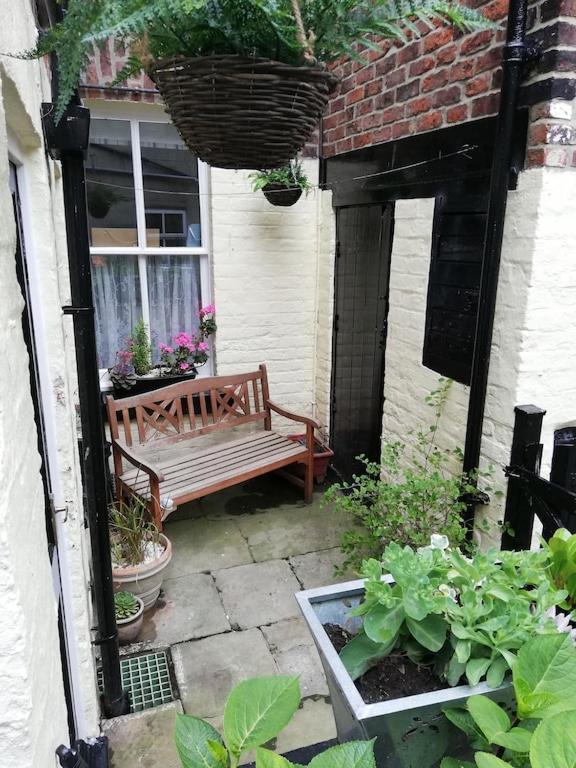 A Summer Place - Spacious Maisonette, Central Whitby, Sleeps 4, Close To Amenities Appartement Buitenkant foto